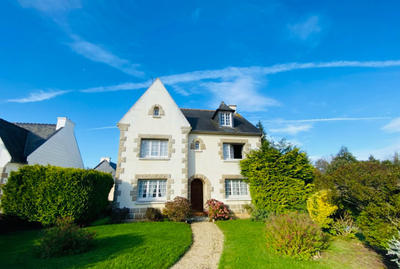 Maison - 198 m² - 11 pièces