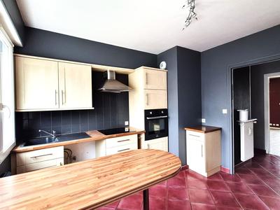 Appartement - 96 m² - 5 pièces