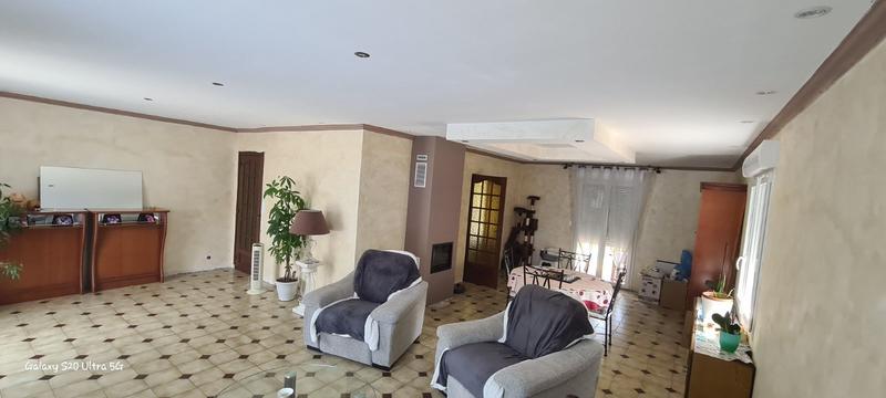 Maison - 216 m² - 6 pièces