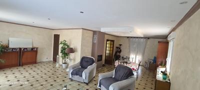 Maison - 216 m² - 6 pièces