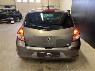 Renault Clio III 1.6 i 110 cv Boîte auto / Exception