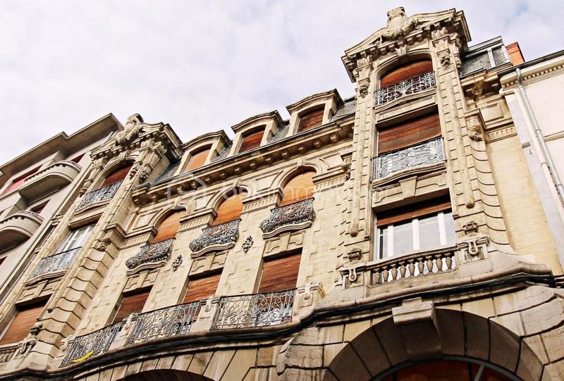 Appartement - 165 m² - 6 pièces