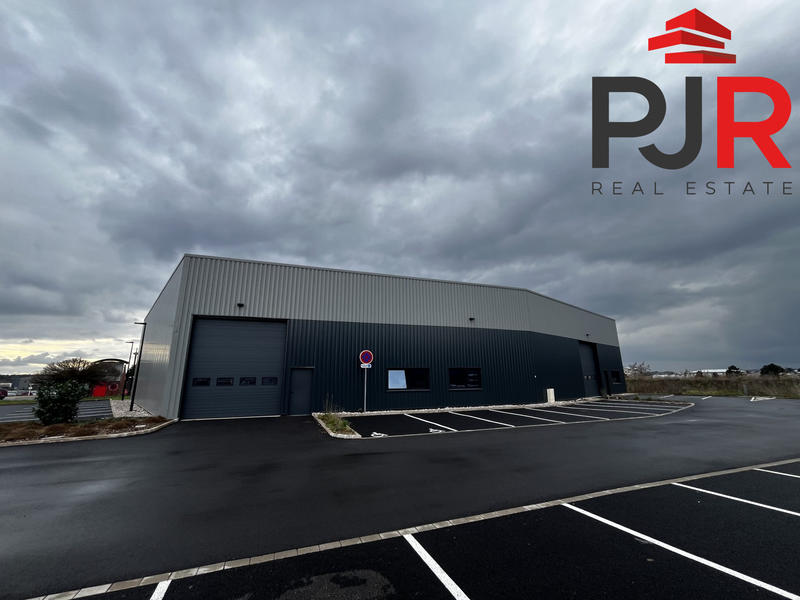 Local d'activités - 980 m²