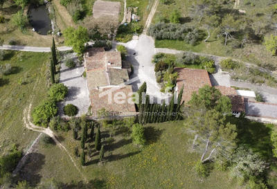 Mas - 256 m² - 10 pièces