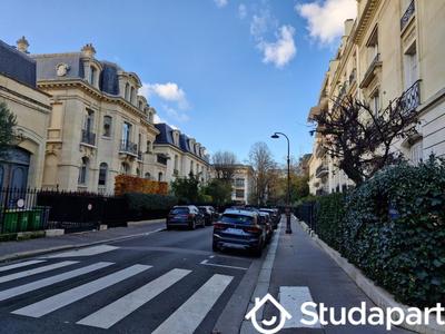 Hôtel particulier - 10 m² - 1 pièce