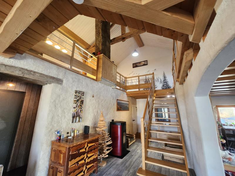 Maison - 250 m² - 8 pièces