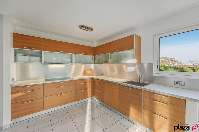 Maison - 244 m² - 6 pièces