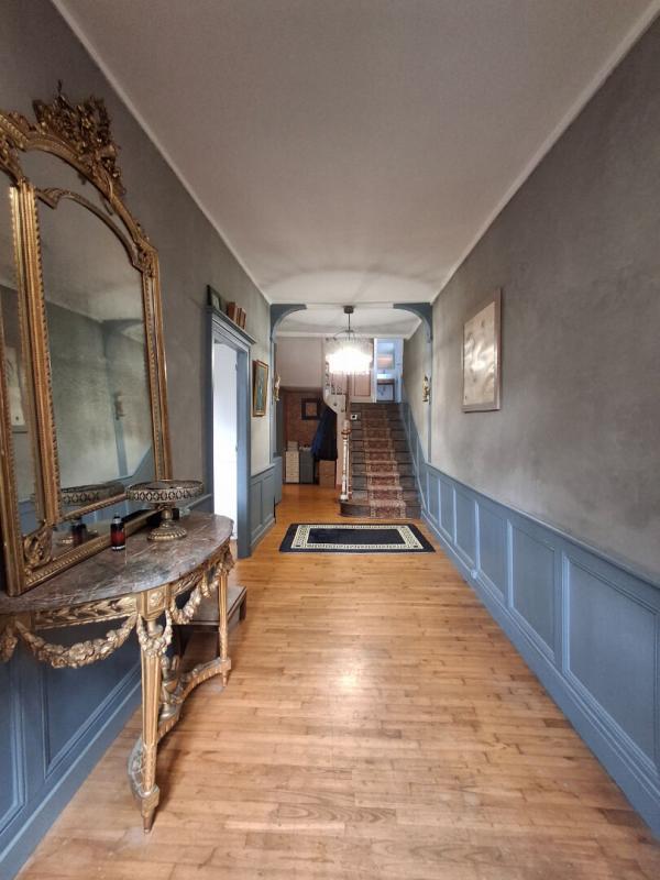 Maison - 280 m² - 10 pièces