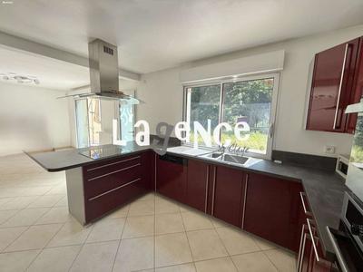 Pavillon - 135 m² - 8 pièces