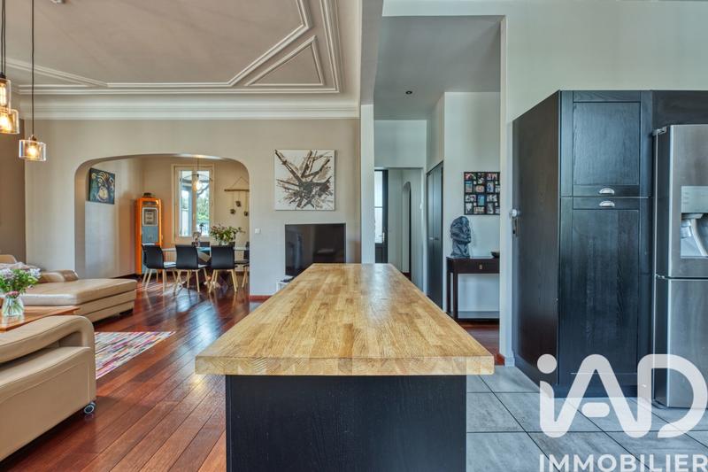 Maison - 250 m² - 7 pièces