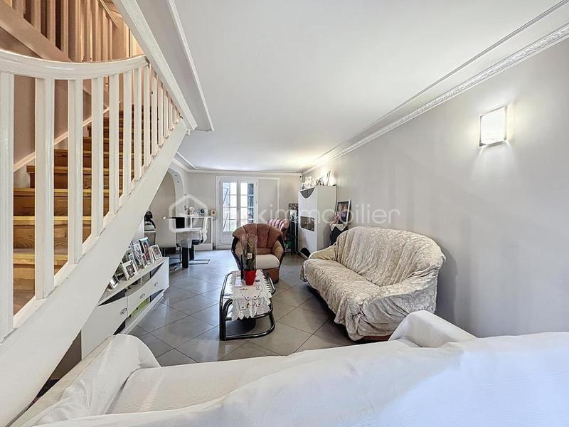 Maison - 104 m² - 6 pièces