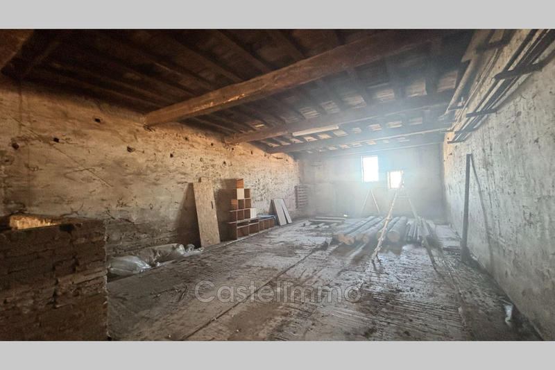 Maison - 378 m² - 2 pièces