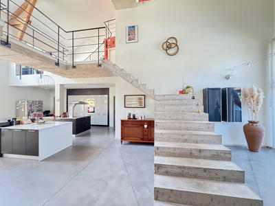 Maison - 292 m² - 7 pièces