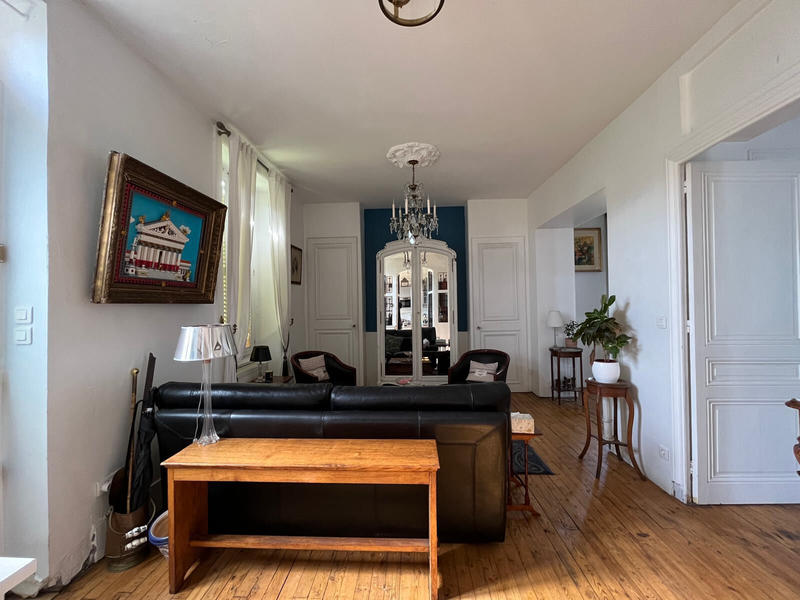 Maison - 185 m² - 10 pièces