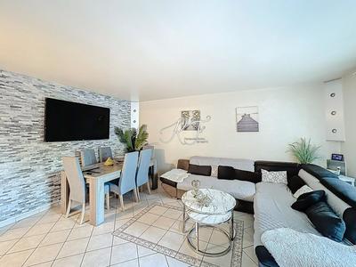 Appartement - 79 m² - 4 pièces