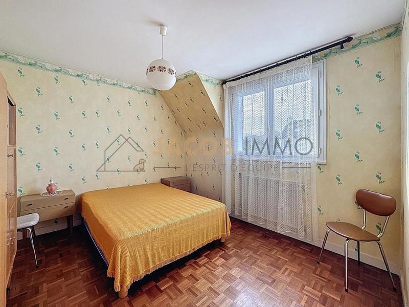 Maison - 93 m² - 5 pièces