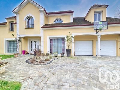 Maison - 213 m² - 7 pièces