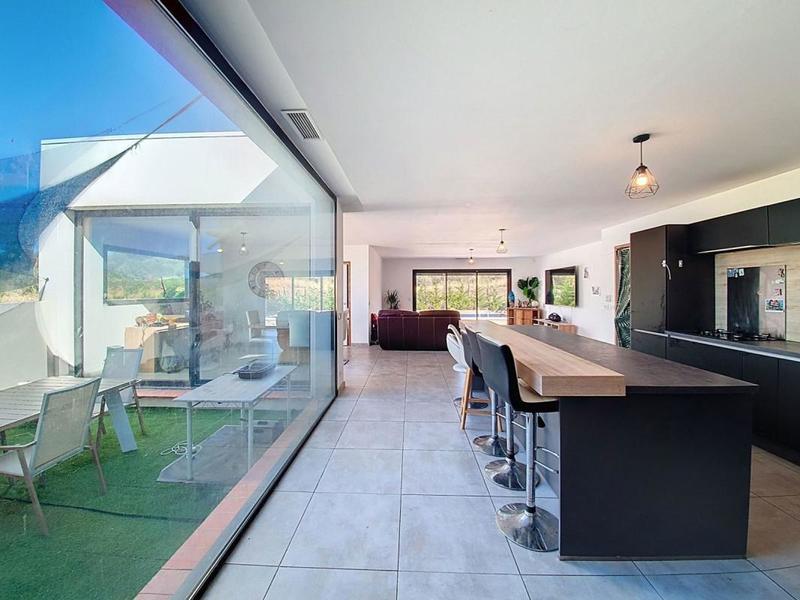 Maison - 142 m² - 4 pièces