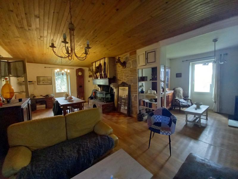 Maison traditionnelle - 135 m² - 4 pièces