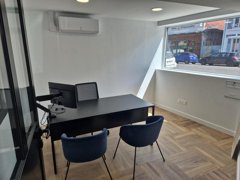 Local commercial - 230 m² - 7 pièces