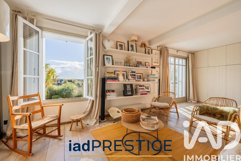 Maison - 257 m² - 8 pièces