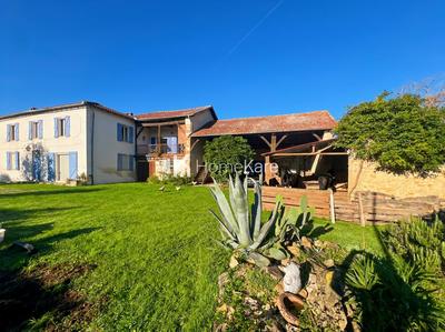 Maison - 187 m² - 6 pièces