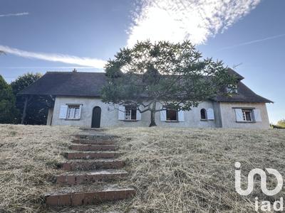 Maison - 300 m² - 5 pièces