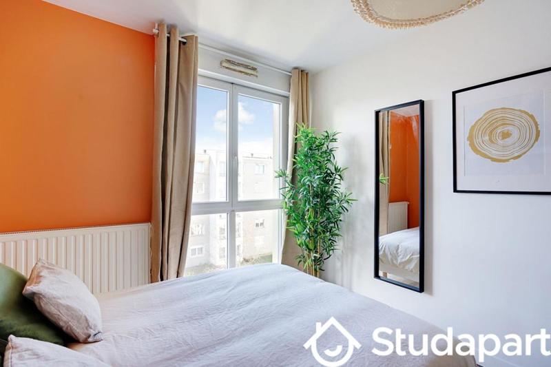 Chambre - 11 m² - 1 pièce