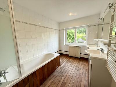 Maison - 105 m² - 4 pièces