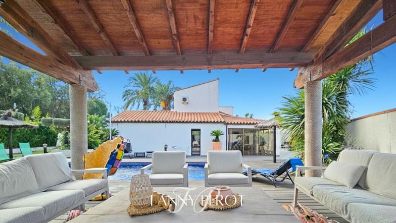 Maison - 205 m² - 6 pièces