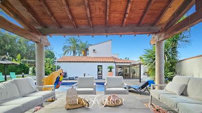 Maison - 205 m² - 6 pièces