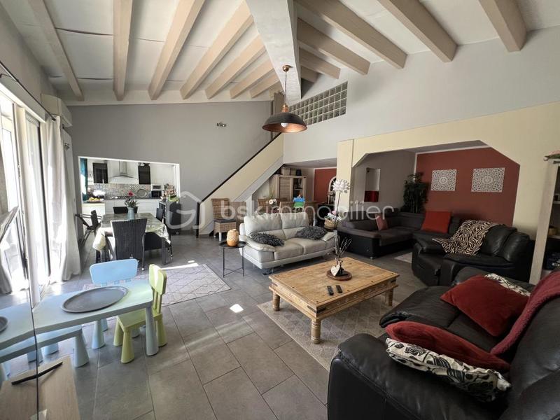 Immeuble - 800 m² - 37 pièces