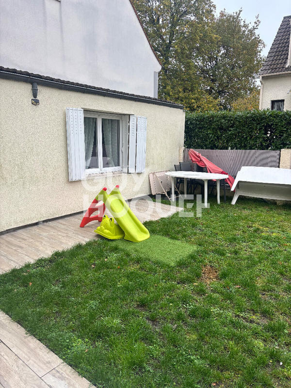 Maison - 92 m² - 5 pièces