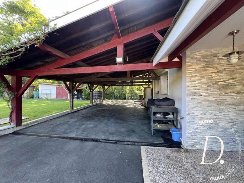 Maison - 207 m² - 7 pièces