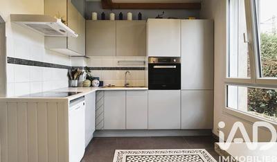 Maison - 185 m² - 8 pièces