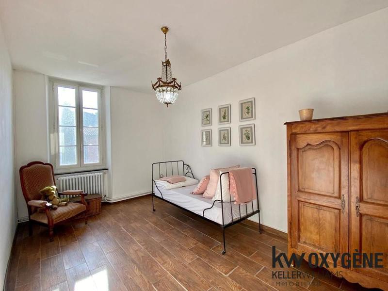 Maison - 220 m² - 6 pièces