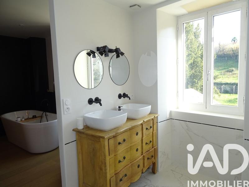 Maison - 340 m² - 8 pièces