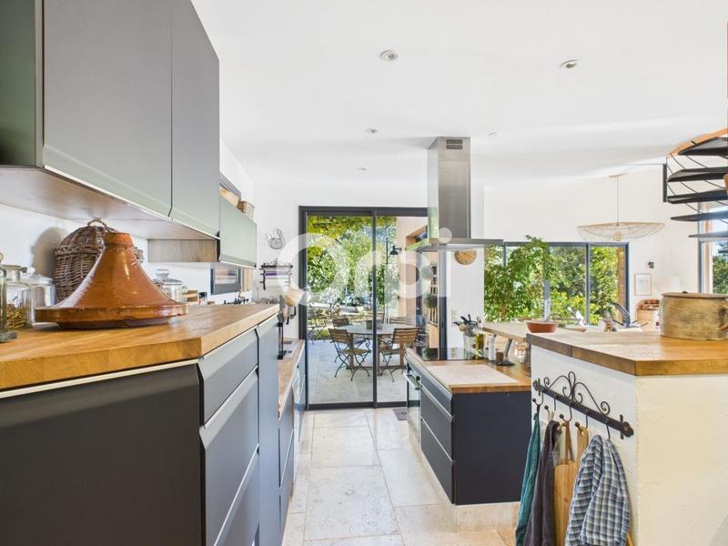 Villa - 218 m² - 5 pièces