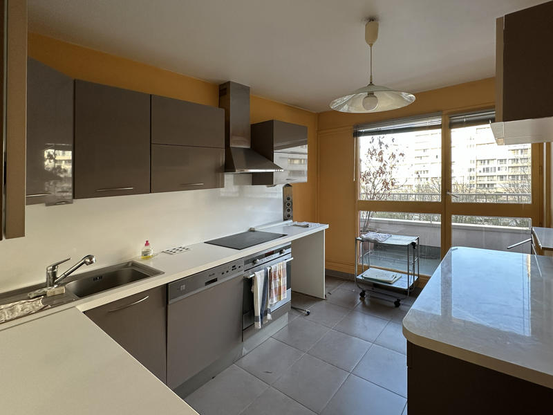 Appartement - 85 m² - 4 pièces