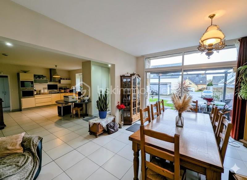 Maison - 163 m² - 8 pièces