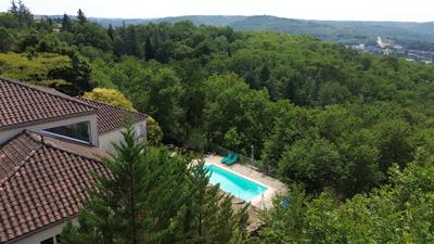 Maison - 170 m² - 8 pièces