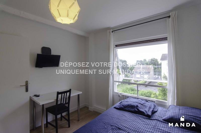 Chambre - 80 m² - 6 pièces