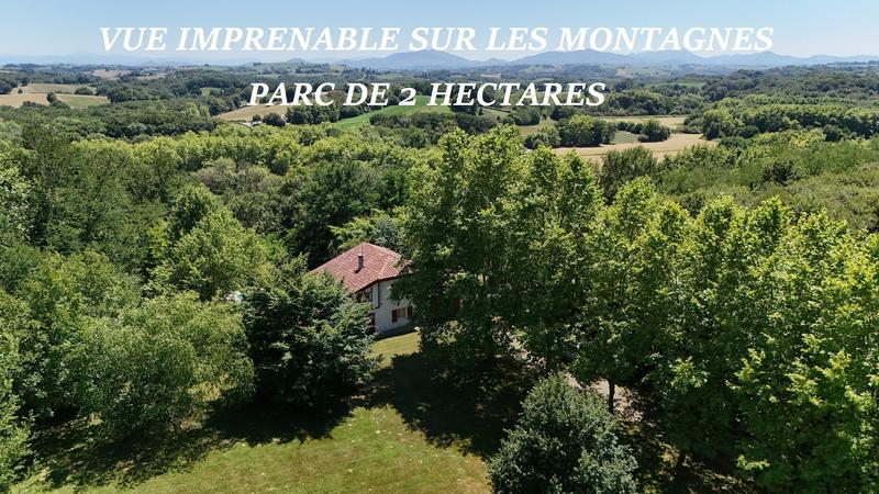 Maison - 230 m² - 7 pièces