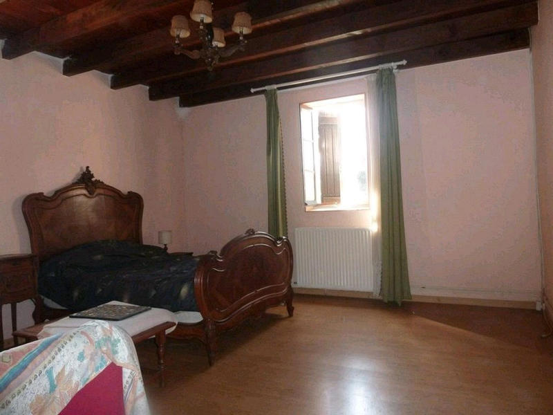 Maison - 220 m² - 8 pièces