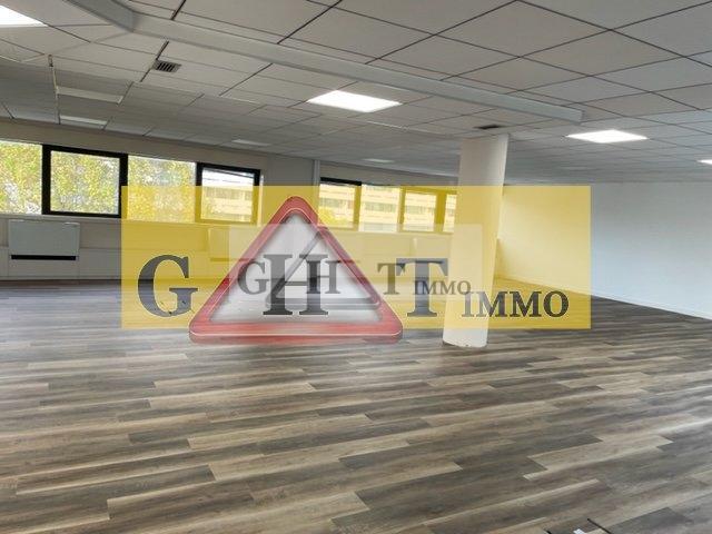 Bureau - 300 m²