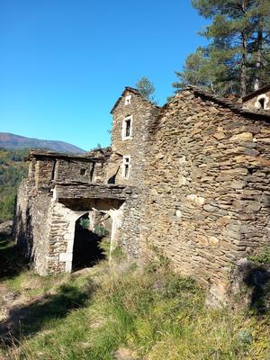 Maison - 300 m² - 1 pièce