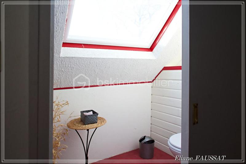 Maison - 290 m² - 9 pièces