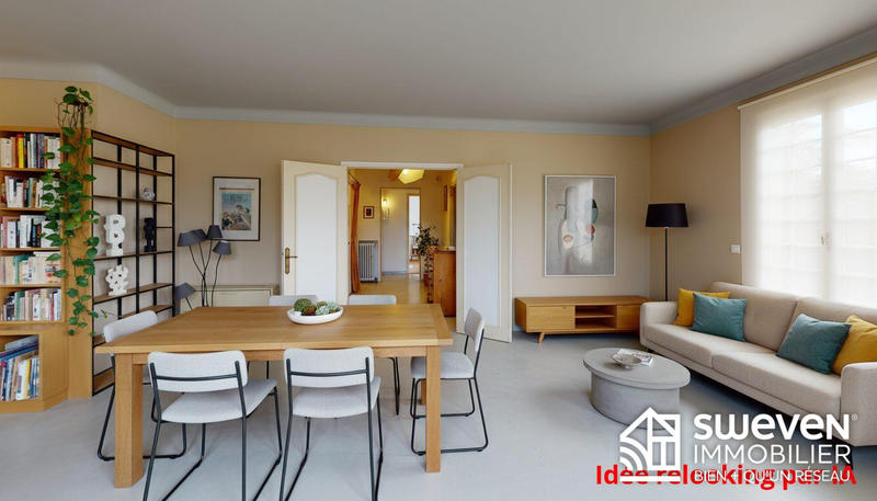 Maison traditionnelle - 220 m² - 7 pièces