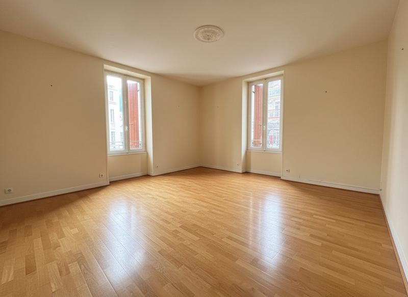 Appartement - 104 m² - 5 pièces