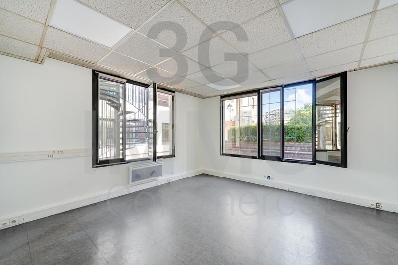 Local commercial - 303 m² - 10 pièces